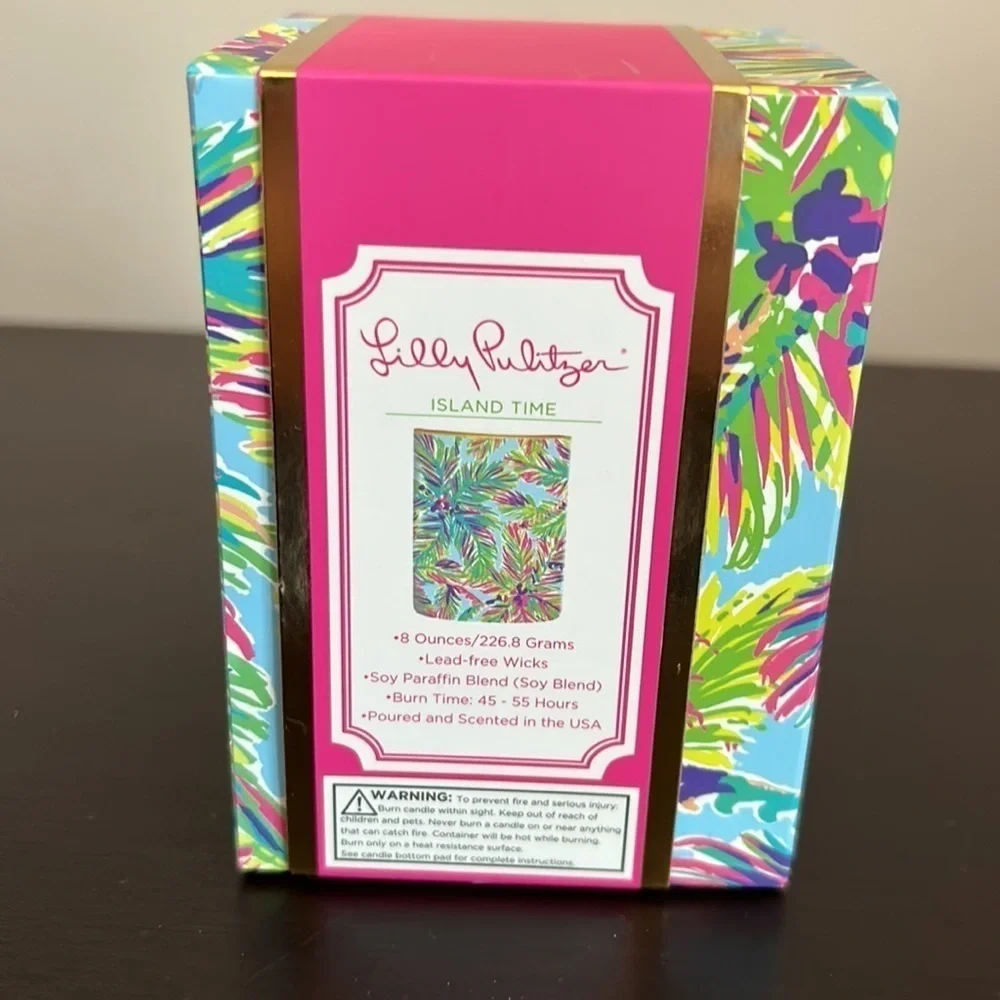 LILLY PULITZER Island Time 8 oz Soy Blend NEW